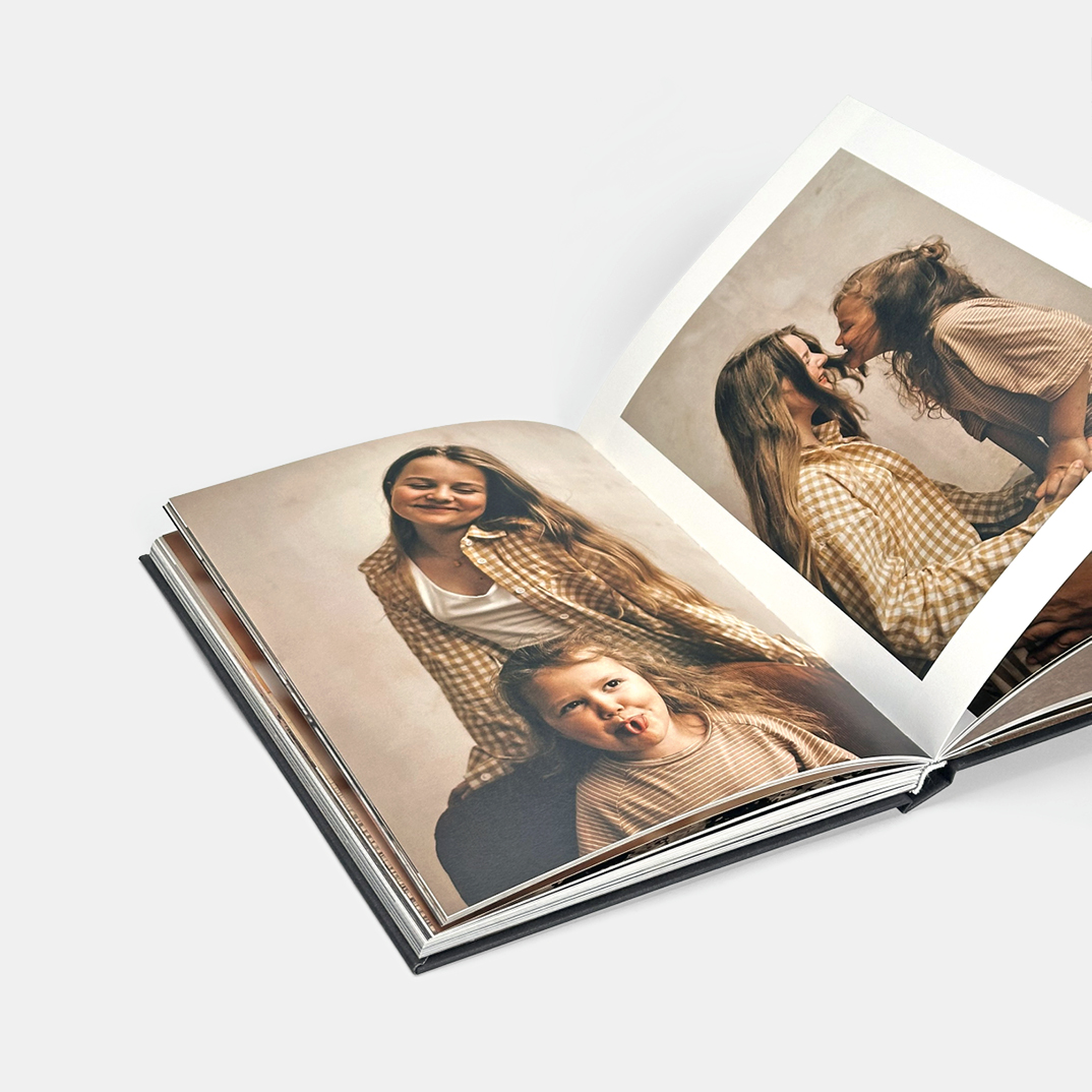 Фотокнига Древо <br />в твердой тканевой обложке и сливером с вашим фото