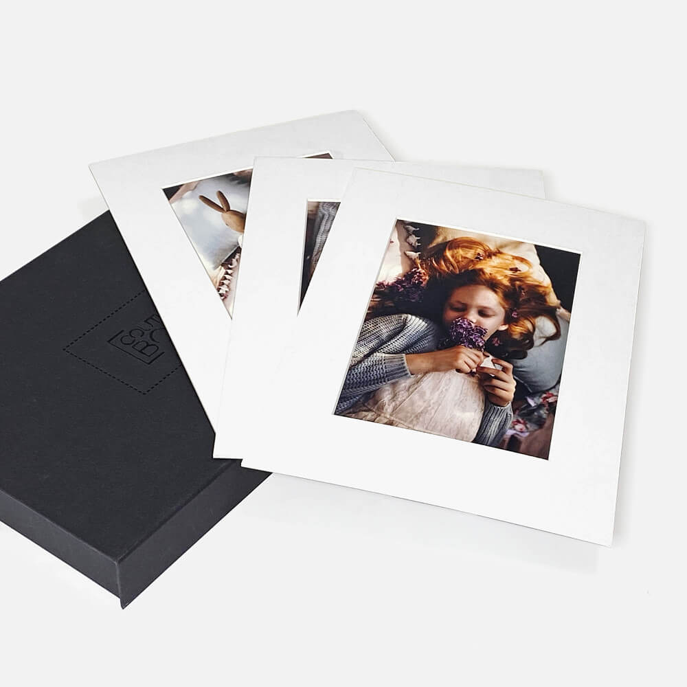 Комплект фотокарточек с паспарту в упаковке