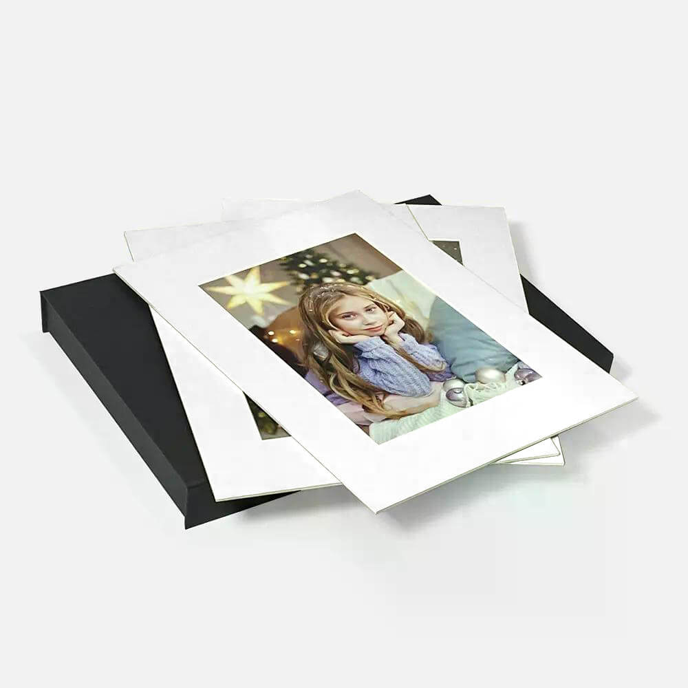 Комплект фотокарточек с паспарту в упаковке