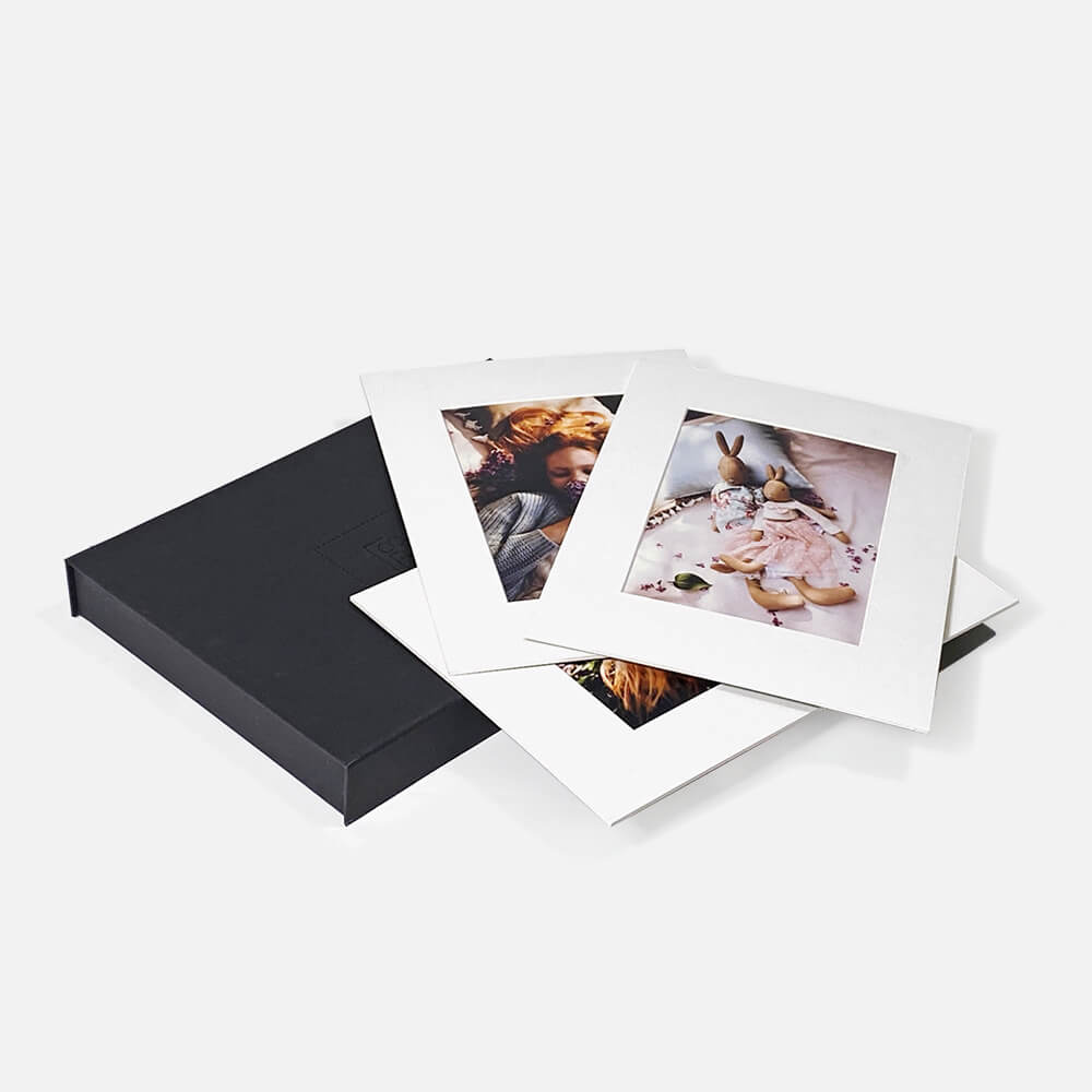 Комплект фотокарточек с паспарту в упаковке