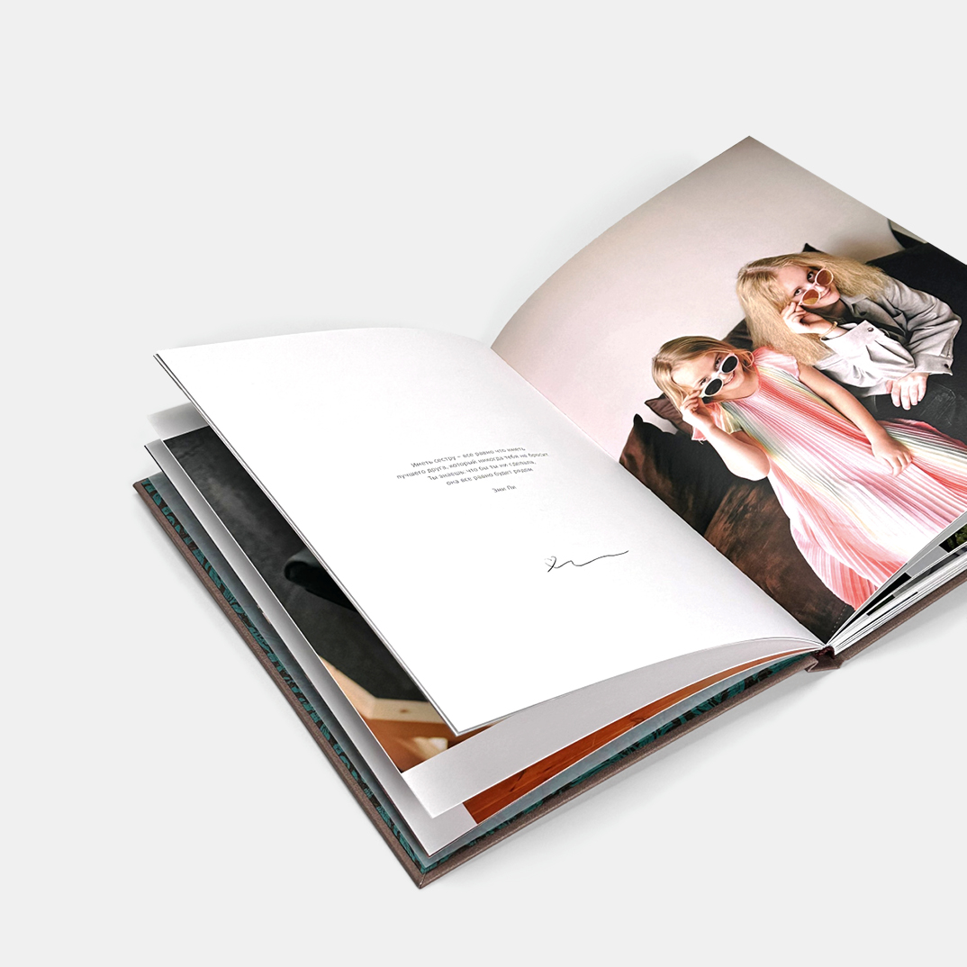 Фотокнига 365 <br />в твердой тканевой обложке и сливером с вашим фото