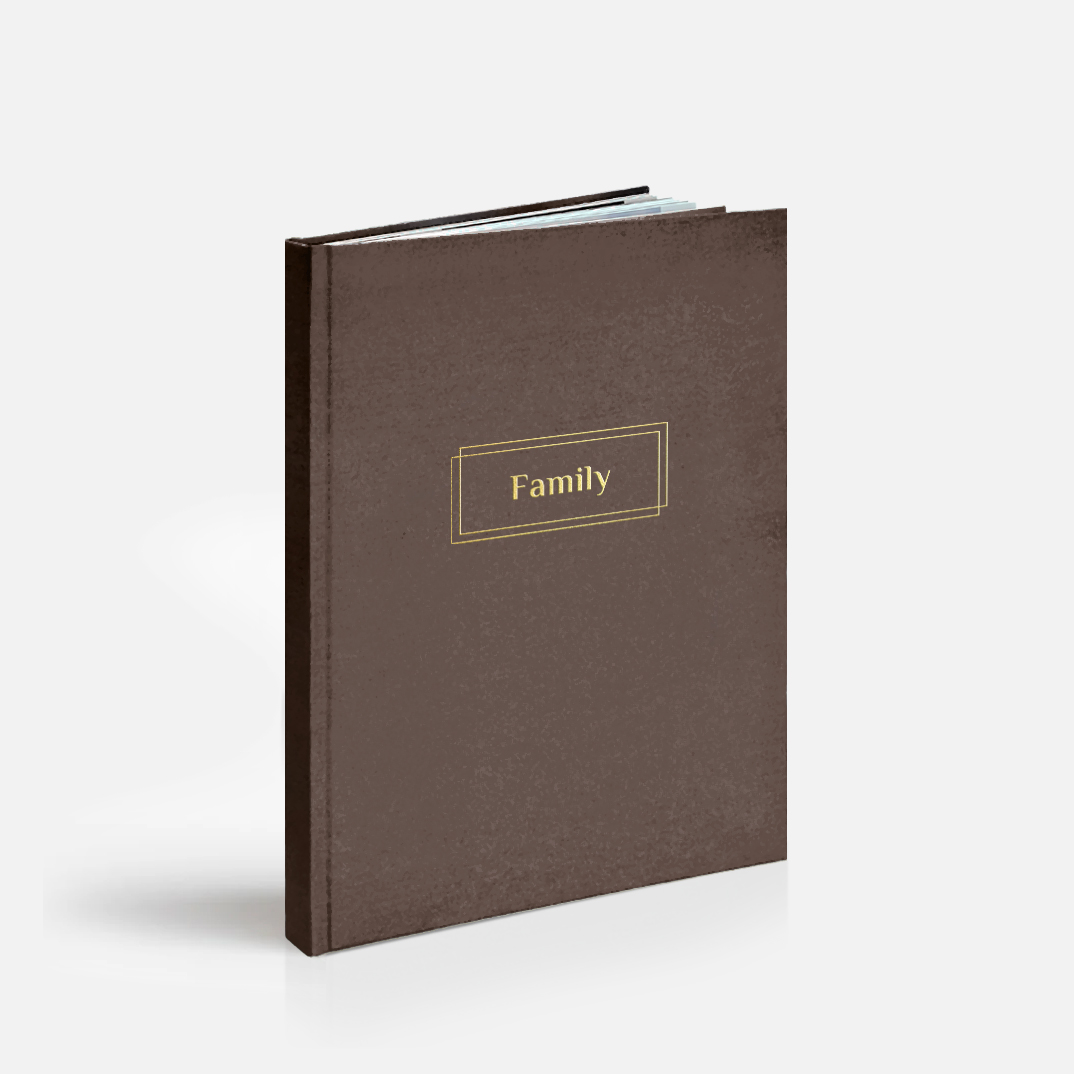 Фотокнига «Линии жизни» <br />в твердой тканевой обложке с тиснением по центру