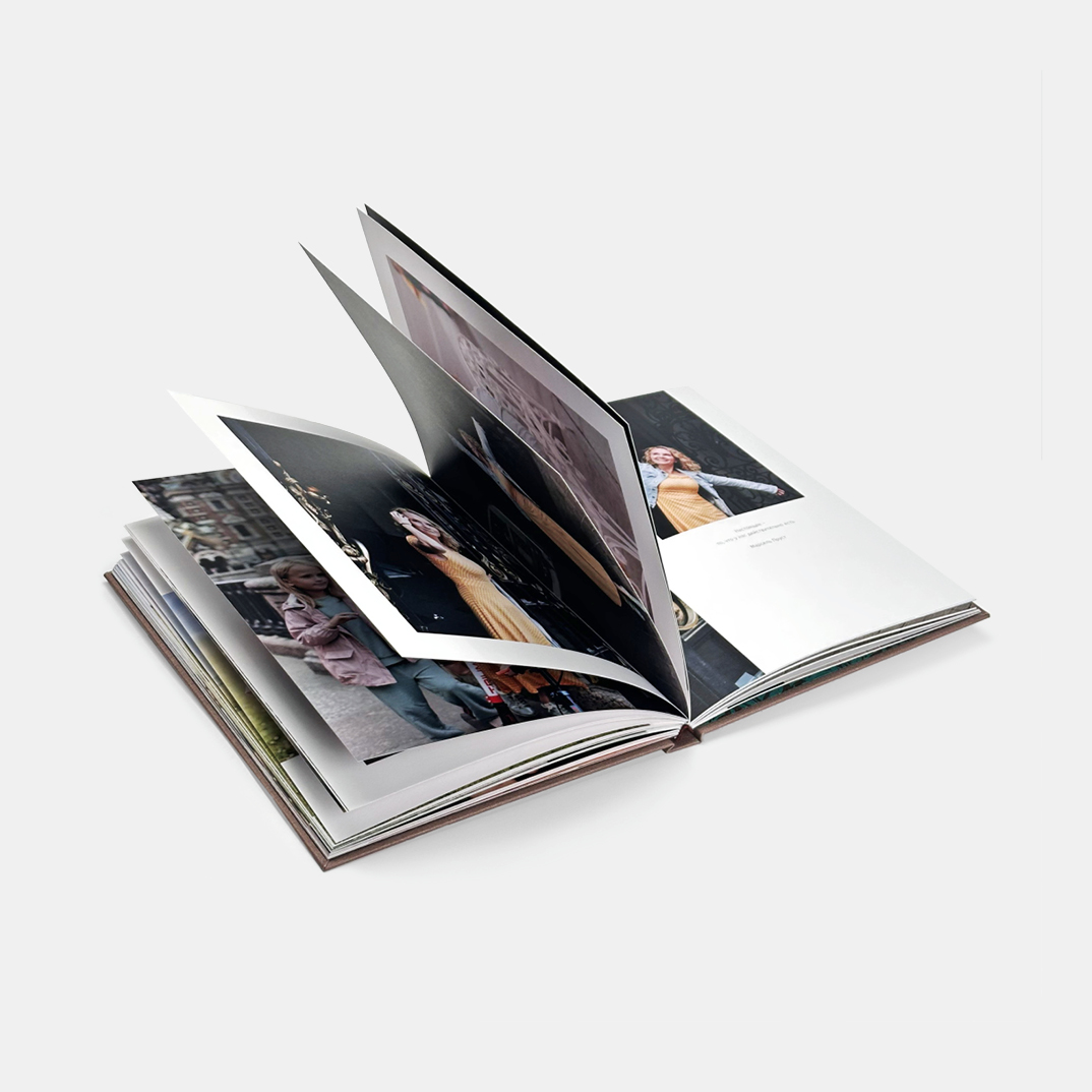 Фотокнига 365 <br />в твердой тканевой обложке и сливером с вашим фото