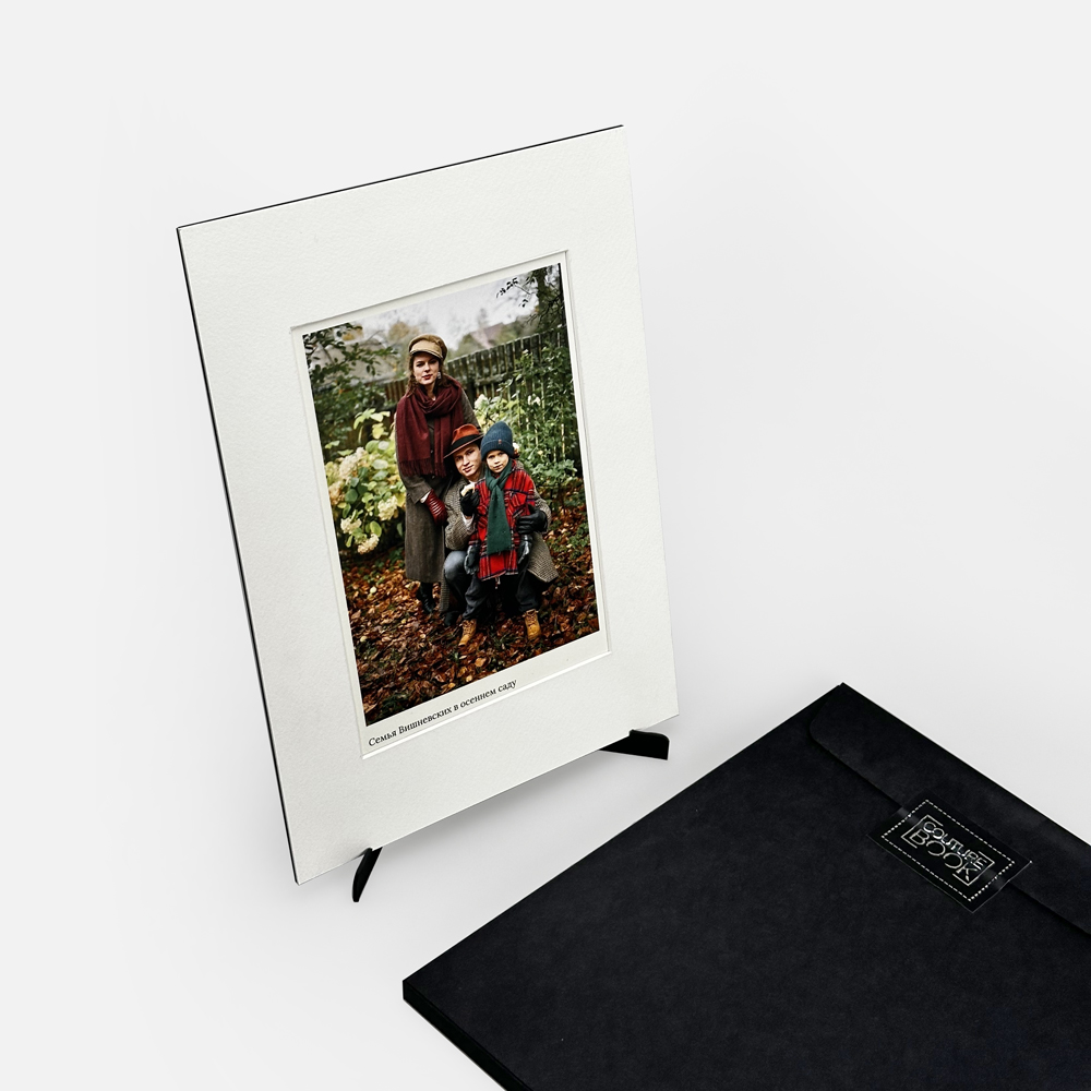 Фотокарточка с паспарту и подставкой