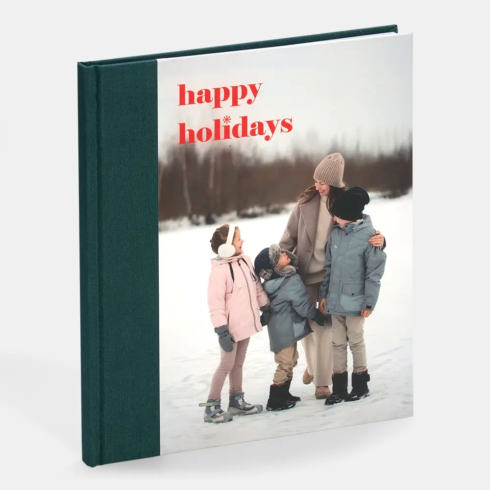 Новогодняя вертикальная фотокнига Happy holidays в комбинированной обложке