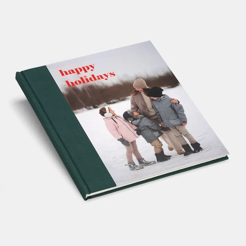 Новогодняя вертикальная фотокнига Happy holidays в комбинированной обложке