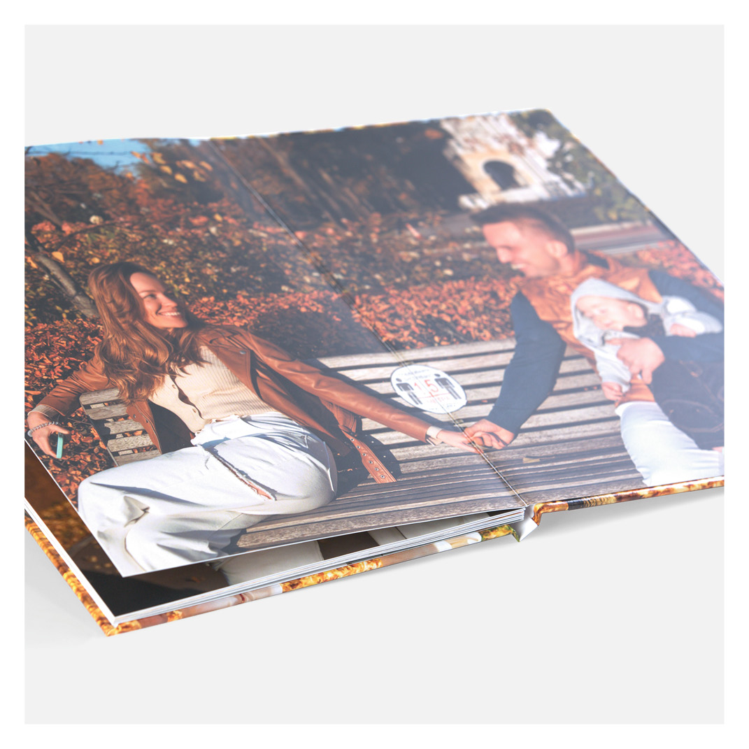 Вертикальная фотокнига в твердой фотообложке Layflat
