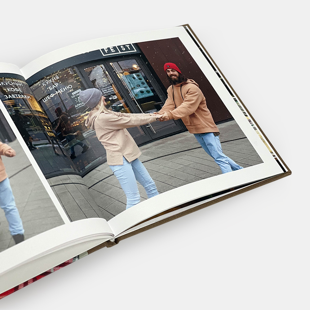 Фотокнига в твердой комбинированной обложке 20x20 см Фотокнига в твердой комбинированной обложке 20x20 см
