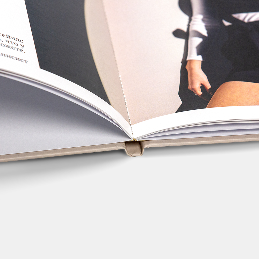 Выпускной альбом в твердой 3D-обложке «Классика»