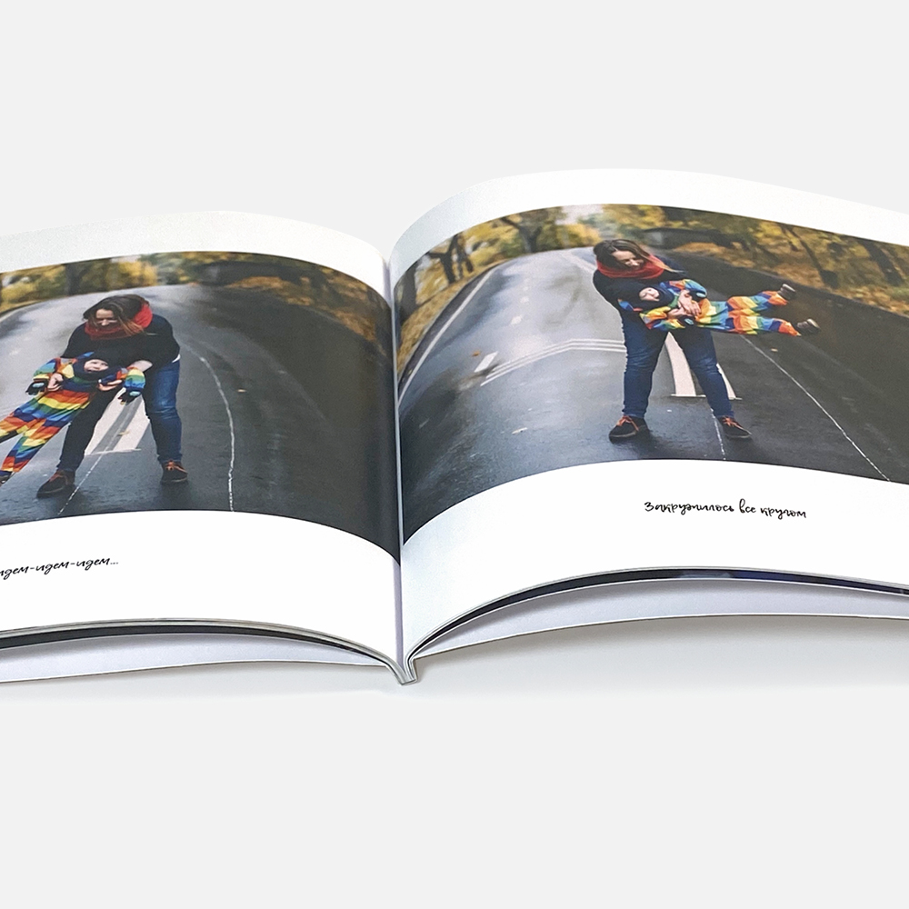 Квадратная фотокнига в мягкой фотообложке